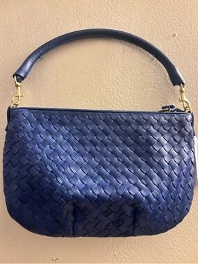 NWT CLARE V. Petit Moyen woven mini messenger bag in French Blue Diagonal